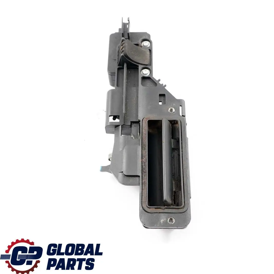 Klamka Zamek Klapy Bagażnika do Mercedes ML W163 o numerze A1637400593 Mercedes ML W163 Klamka Zamek Klapy Bagażnika - SKU A1637400593 - Numer Części A1637400593