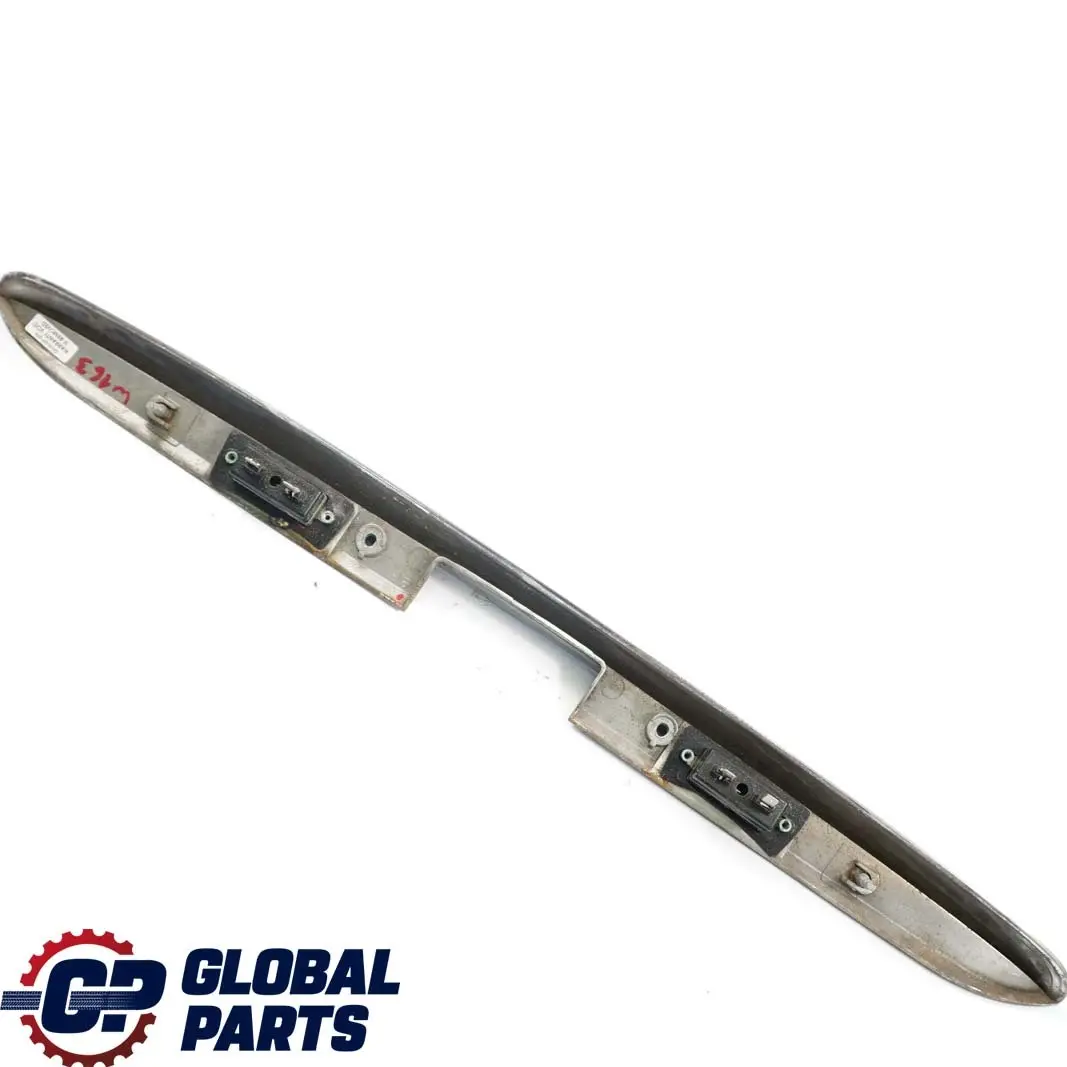 Mercedes-Benz M-Klasse ML W163 Griffleiste Lampe Heckklappe Verkleidung Chrom für mit Teilenummer A1637400893 Mercedes-Benz M-Klasse ML W163 Griffleiste Lampe Heckklappe Verkleidung Chrom - SKU A1637400893 - Teilenummer A1637400893