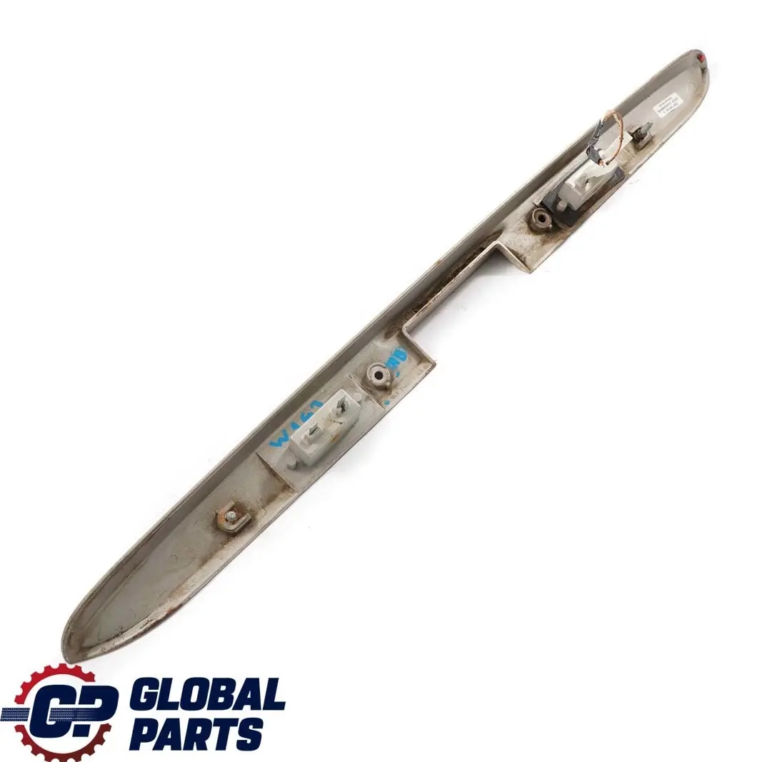 Mercedes-Benz M ML W163 Griffleiste Heckklappe Travertine Beige für mit Teilenummer A1637401393 Mercedes-Benz M ML W163 Griffleiste Heckklappe Travertine Beige - SKU A1637401393-TRB - Teilenummer A1637401393