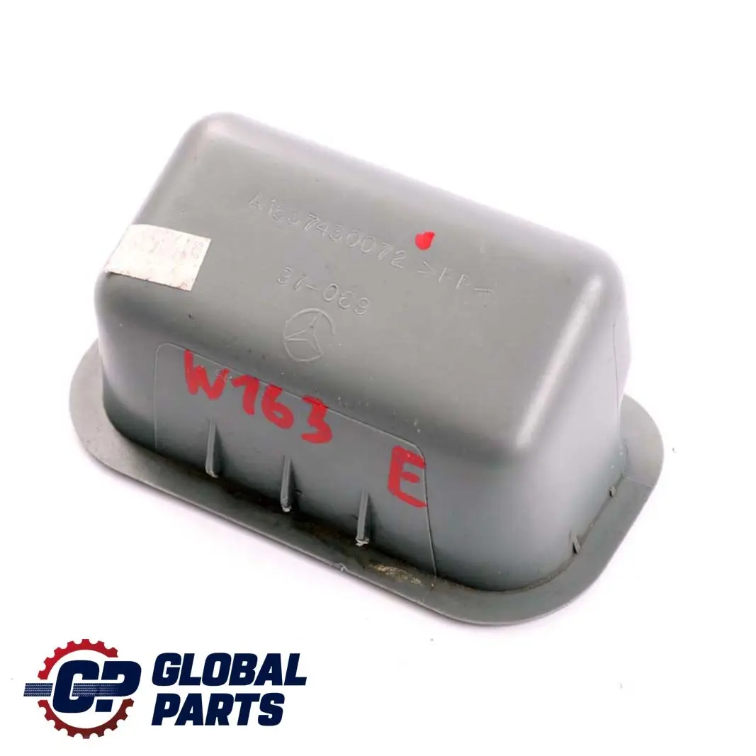 MERCEDES-BENZ M-CLASSE ML W163 Cuvette de Poignee Hayon Gris pour à propos du numéro de pièce A1637430072 MERCEDES-BENZ M-CLASSE ML W163 Cuvette de Poignee Hayon Gris - SKU A1637430072 - Numéro de pièce A1637430072