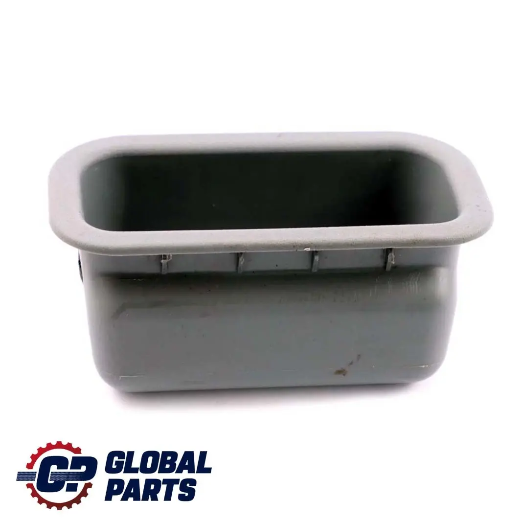 MERCEDES-BENZ M-CLASSE ML W163 Cuvette de Poignee Hayon Gris pour à propos du numéro de pièce A1637430072 MERCEDES-BENZ M-CLASSE ML W163 Cuvette de Poignee Hayon Gris - SKU A1637430072 - Numéro de pièce A1637430072