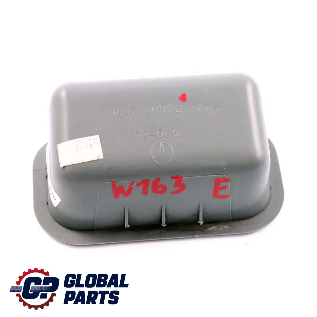 Uchwyt Drzwi Bagażnika Szary do Mercedes ML W163 o numerze A1637430072 Mercedes ML W163 Uchwyt Drzwi Bagażnika Szary - SKU A1637430072 - Numer Części A1637430072