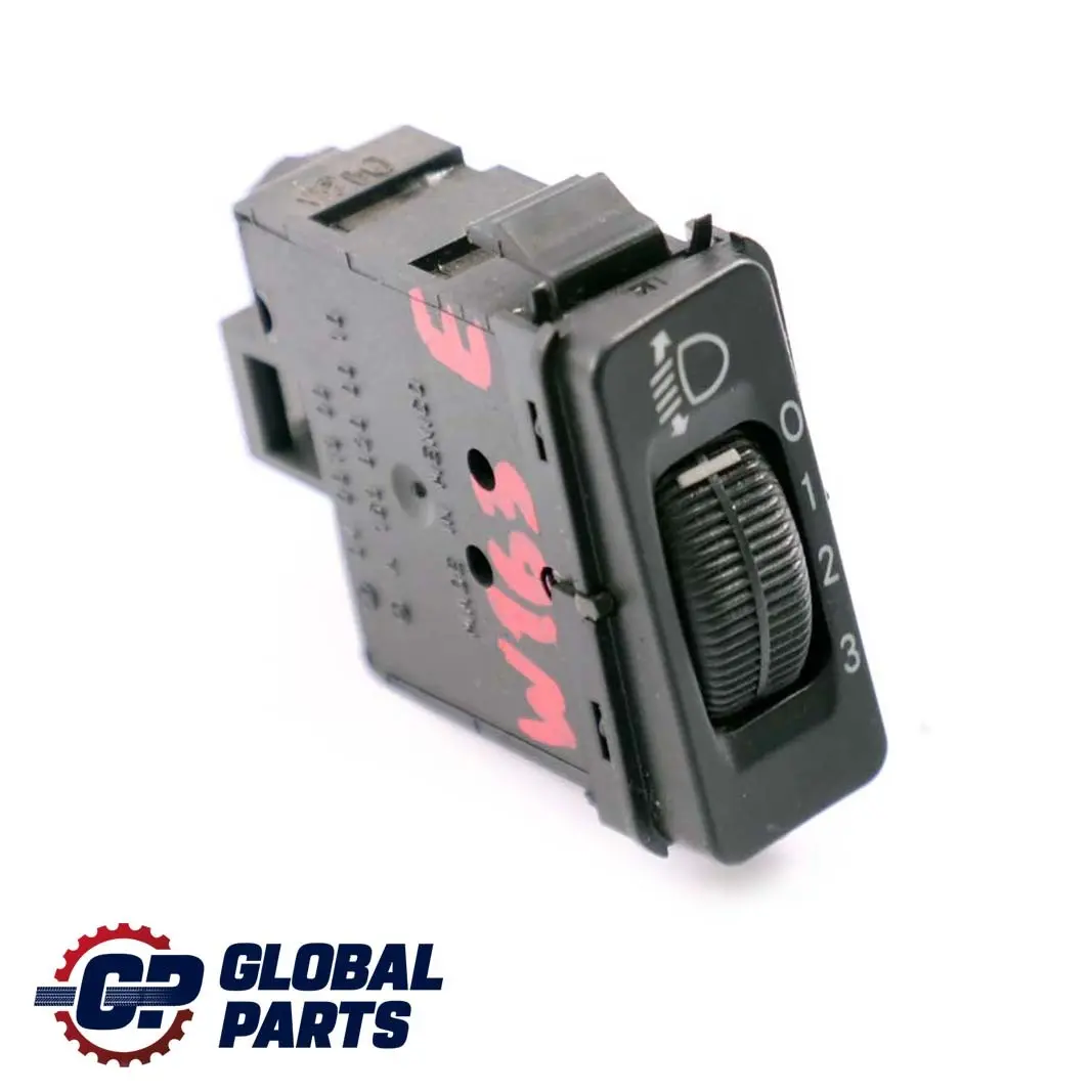 Interruptor control nivel ajuste altura faros delanteros para Mercedes M ML W163 con número de pieza A1638200010 Mercedes M ML W163 Interruptor control nivel ajuste altura faros delanteros - SKU A1638200010 - Número de pieza A1638200010