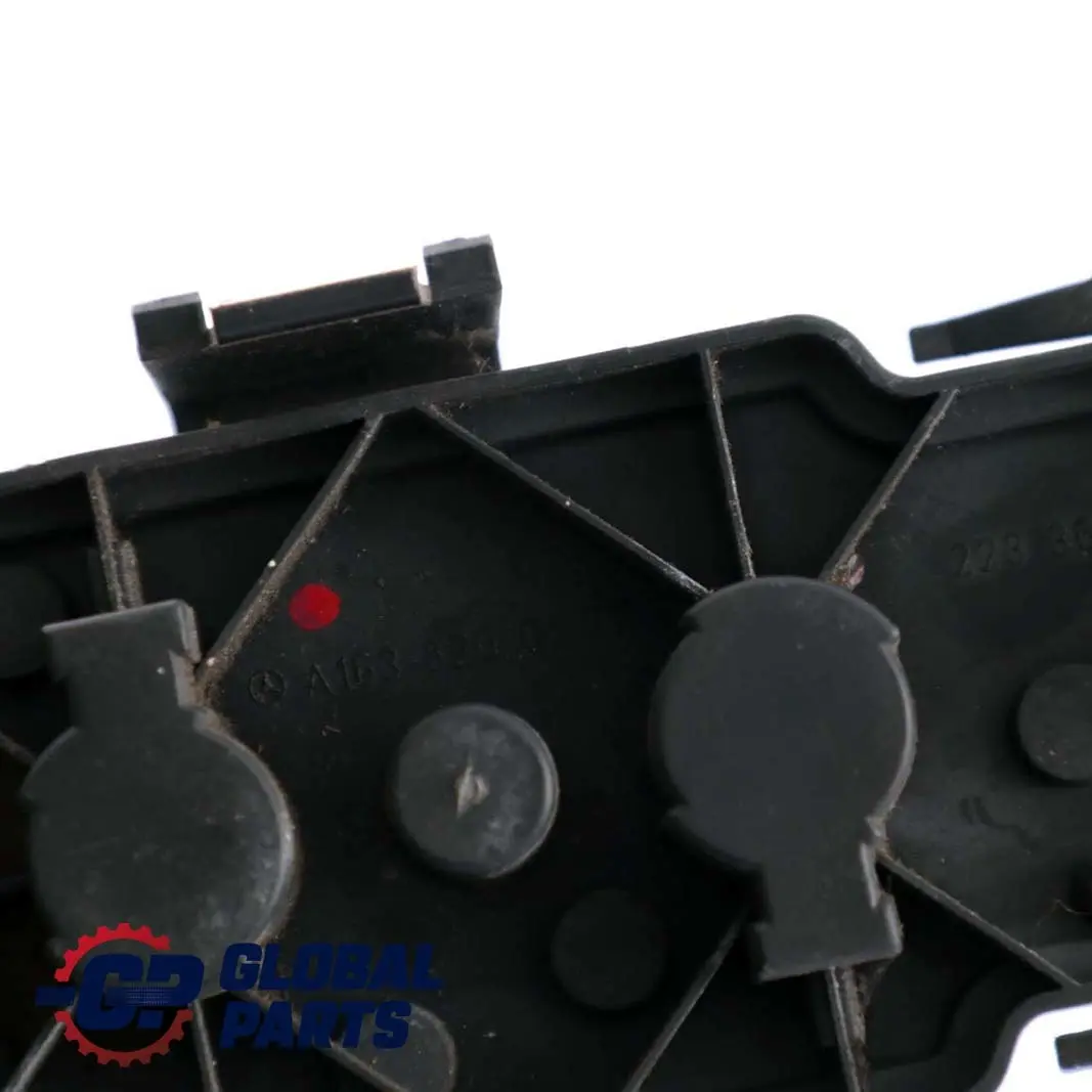 Mercedes-benz M ML W163 Feux Arriere Responsables de la Lampe Point pour à propos du numéro de pièce A1638200177 Mercedes-benz M ML W163 Feux Arriere Responsables de la Lampe Point - SKU A1638200177 - Numéro de pièce A1638200177