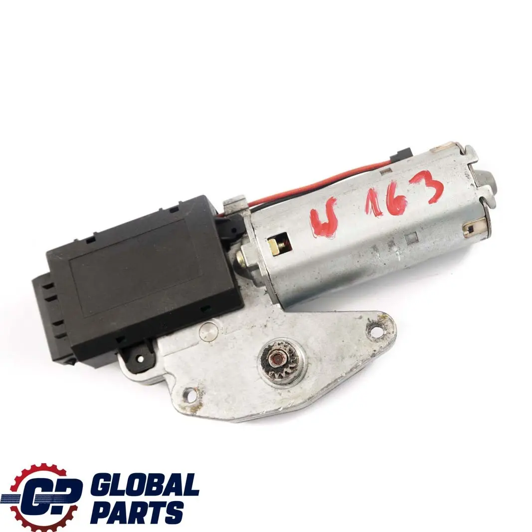 MERCEDES-BENZ M-CLASSE ML W163 Moteur Toit Ouvrant pour à propos du numéro de pièce A1638200742 MERCEDES-BENZ M-CLASSE ML W163 Moteur Toit Ouvrant - SKU A1638200742 - Numéro de pièce A1638200742