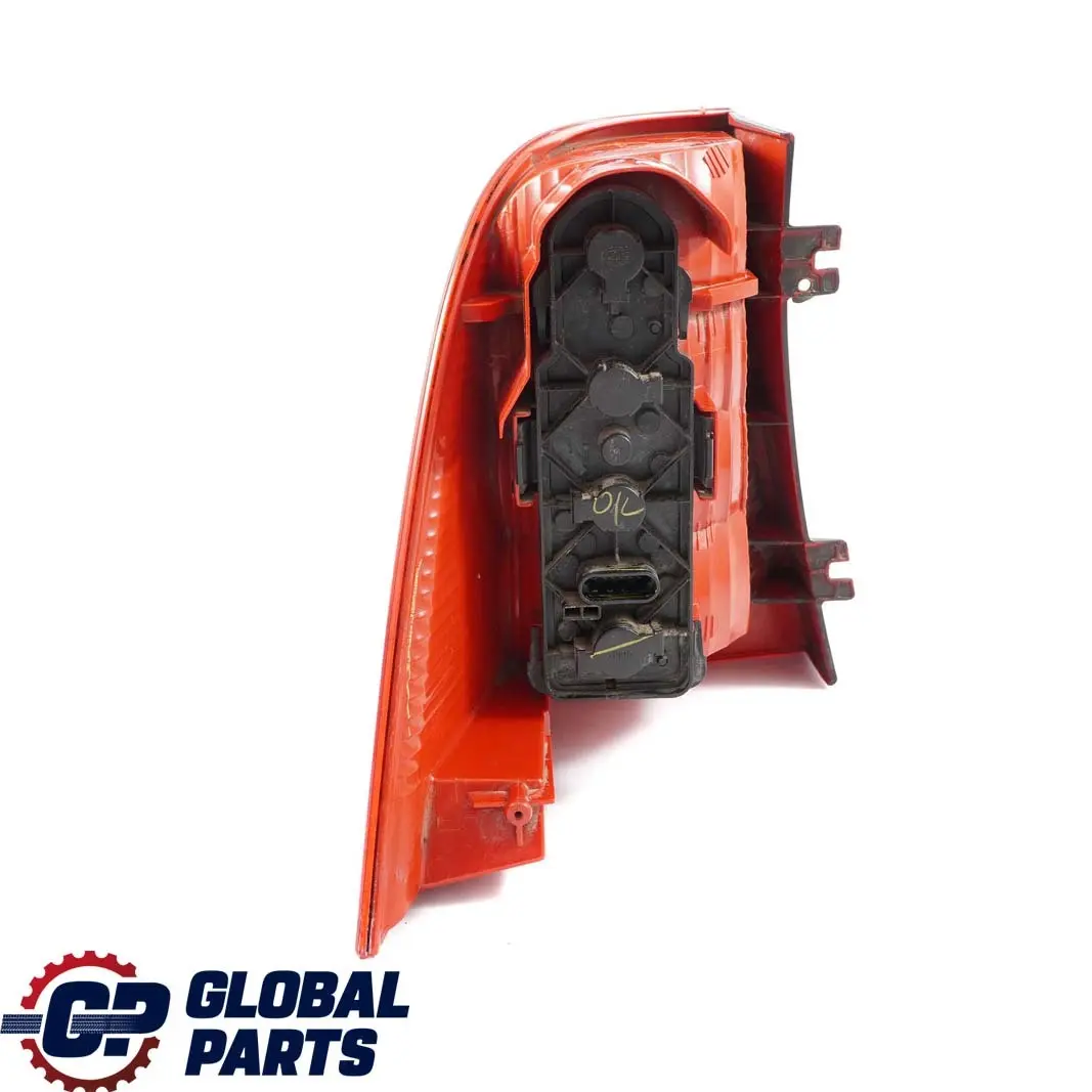 Hinten Rechts Rücklicht Lampe Seite Panel für Mercedes W163 mit Teilenummer A1638202064 Mercedes W163 Hinten Rechts Rücklicht Lampe Seite Panel - SKU A1638202064 - Teilenummer A1638202064