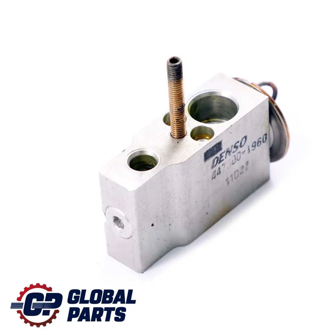  MERCEDES-BENZ M-CLASSE ML W163 Soupape de Decharge Climatisation - SKU A1638300084 - Numéro de pièce A1638300084