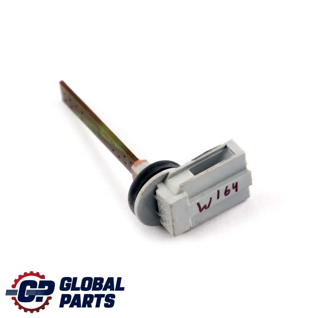 Sensor temperatura conducto aire calefactor para Mercedes W163 W164 W251 con número de pieza A1638300272 Mercedes W163 W164 W251 Sensor temperatura conducto aire calefactor - SKU A1638300272 - Número de pieza A1638300272