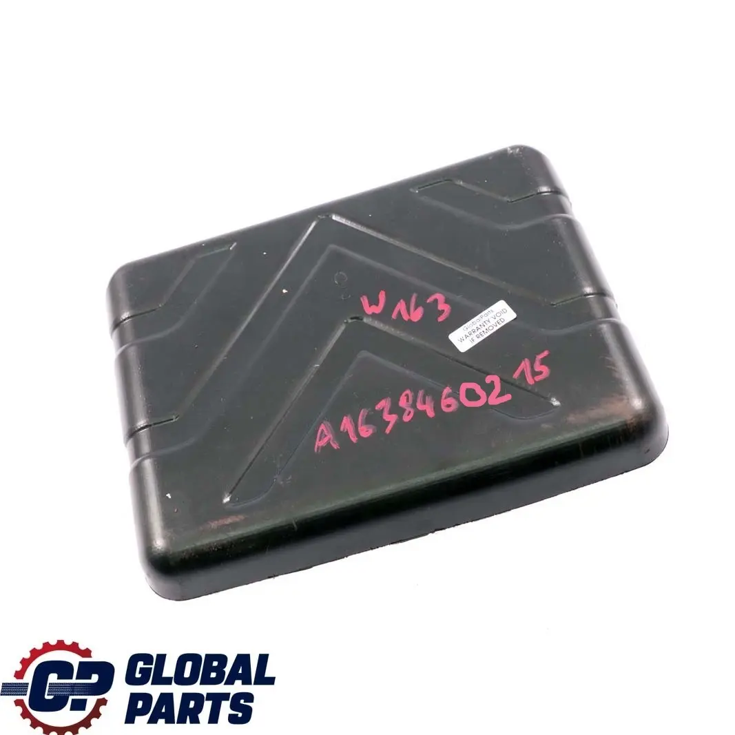 Mercedes-Benz ML W163 Siège avant Coffre-fort Plateau Compartiment Mat Insert pour à propos du numéro de pièce A1638462015 Mercedes-Benz ML W163 Siège avant Coffre-fort Plateau Compartiment Mat Insert - SKU A1638460215 - Numéro de pièce A1638462015