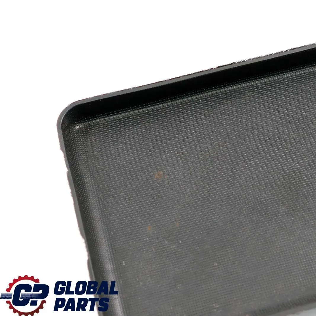 Mercedes-Benz ML W163 Siège avant Coffre-fort Plateau Compartiment Mat Insert pour à propos du numéro de pièce A1638462015 Mercedes-Benz ML W163 Siège avant Coffre-fort Plateau Compartiment Mat Insert - SKU A1638460215 - Numéro de pièce A1638462015