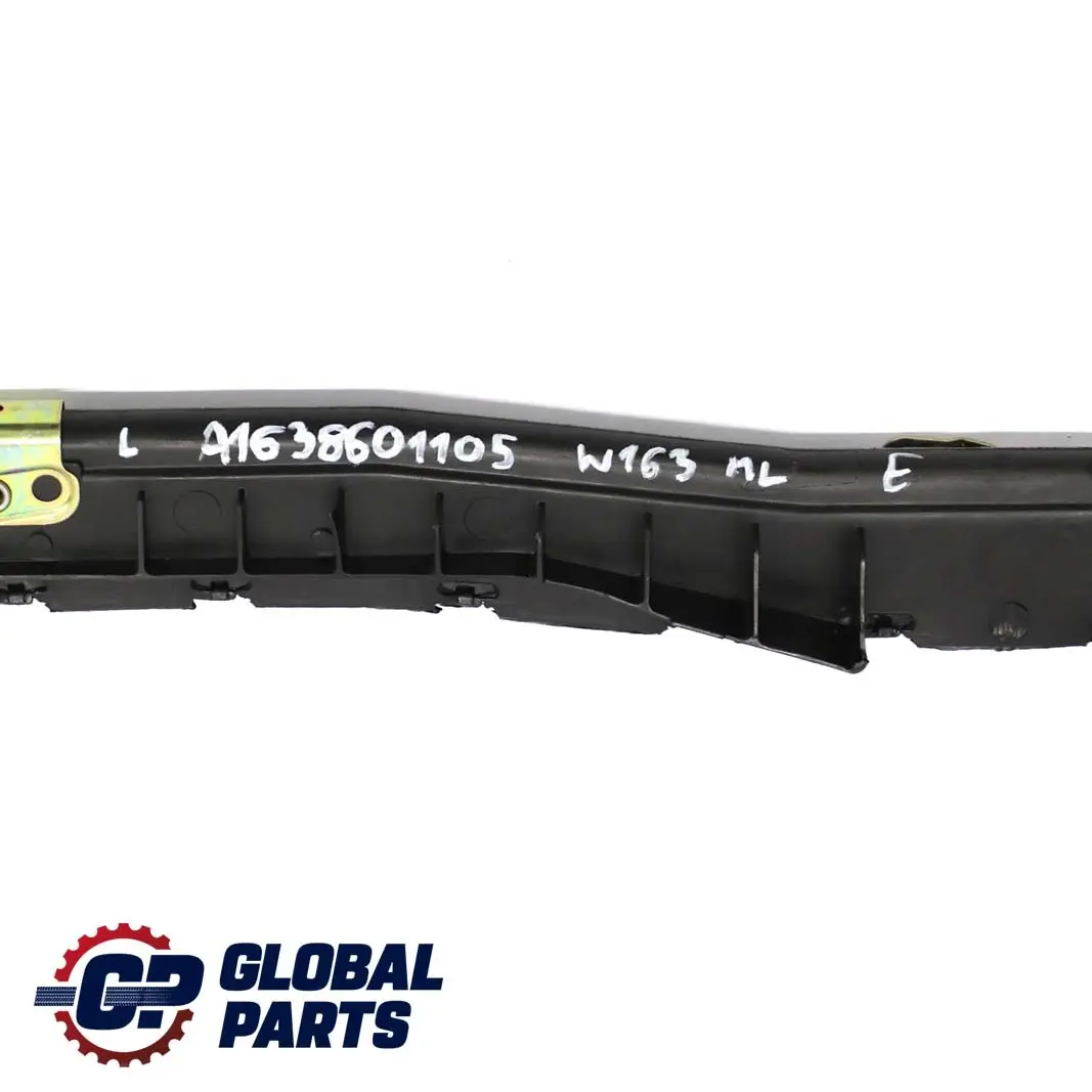 Rideau latéral gauche rabattable pour Mercedes W163 à propos du numéro de pièce A1638601105 Mercedes W163 Rideau latéral gauche rabattable - SKU A1638601105 - Numéro de pièce A1638601105