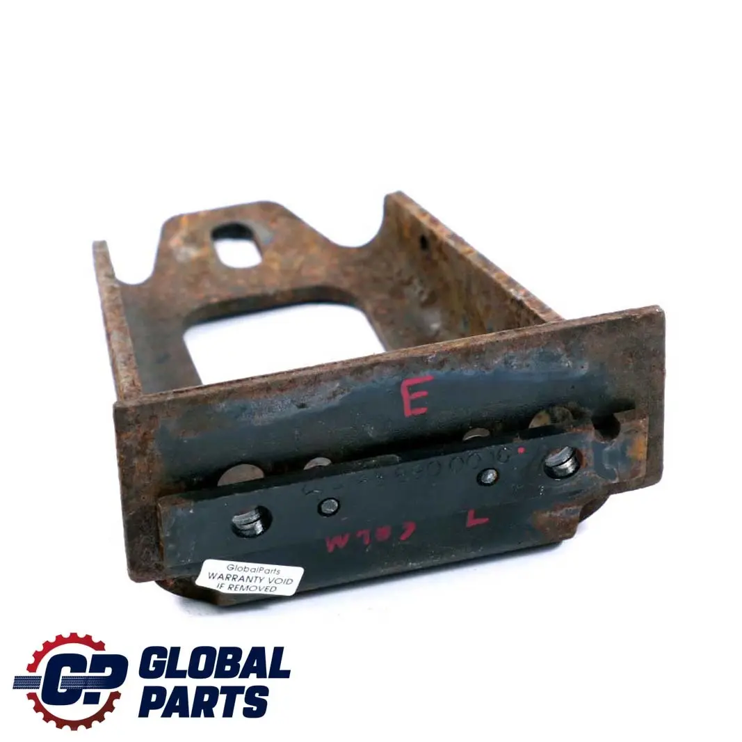 Barra De remolque Soporte De enganche Izquierda para Mercedes W163 con número de pieza A1638900016 Mercedes W163 Barra De remolque Soporte De enganche Izquierda - SKU A1638900016 - Número de pieza A1638900016