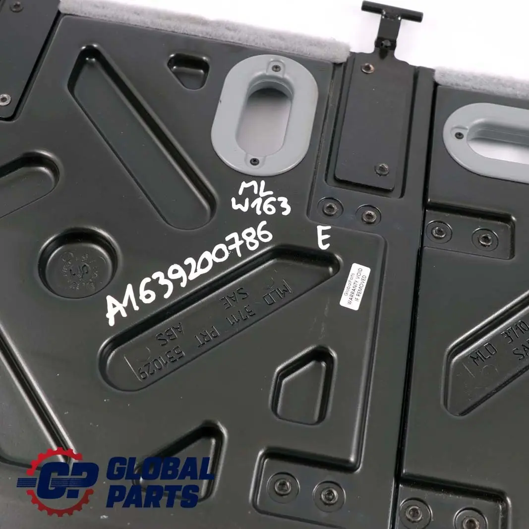 Mercedes-Benz M ML W163 Rücksitzbezug Kofferraumverkleidung Grau für mit Teilenummer A1639200786 Mercedes-Benz M ML W163 Rücksitzbezug Kofferraumverkleidung Grau - SKU A1639200786 - Teilenummer A1639200786