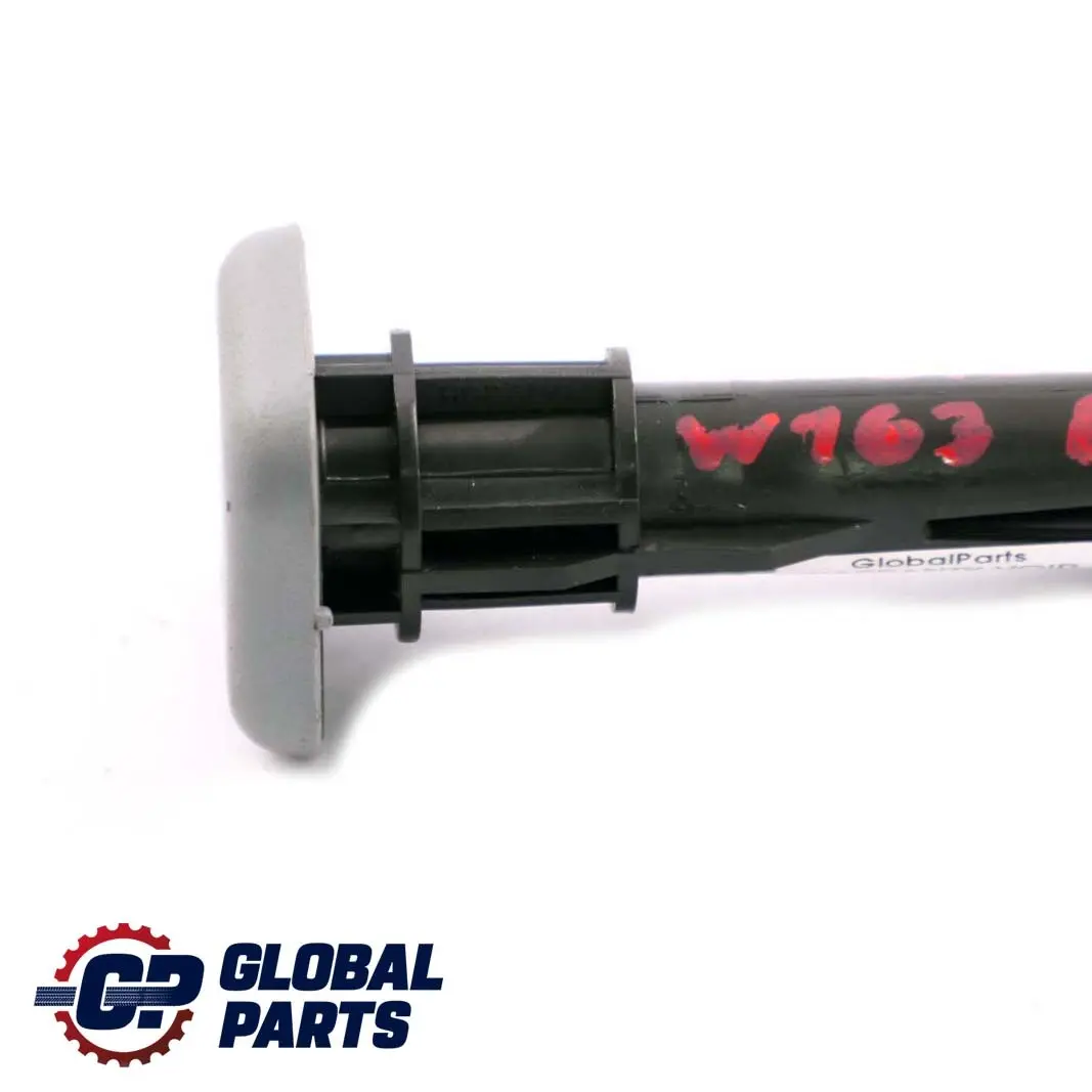 Guia Reposacabezas Asiento Delantero Lado Derecho para Mercedes W163 con número de pieza A1639700241 Mercedes W163 Guia Reposacabezas Asiento Delantero Lado Derecho - SKU A1639700241 - Número de pieza A1639700241