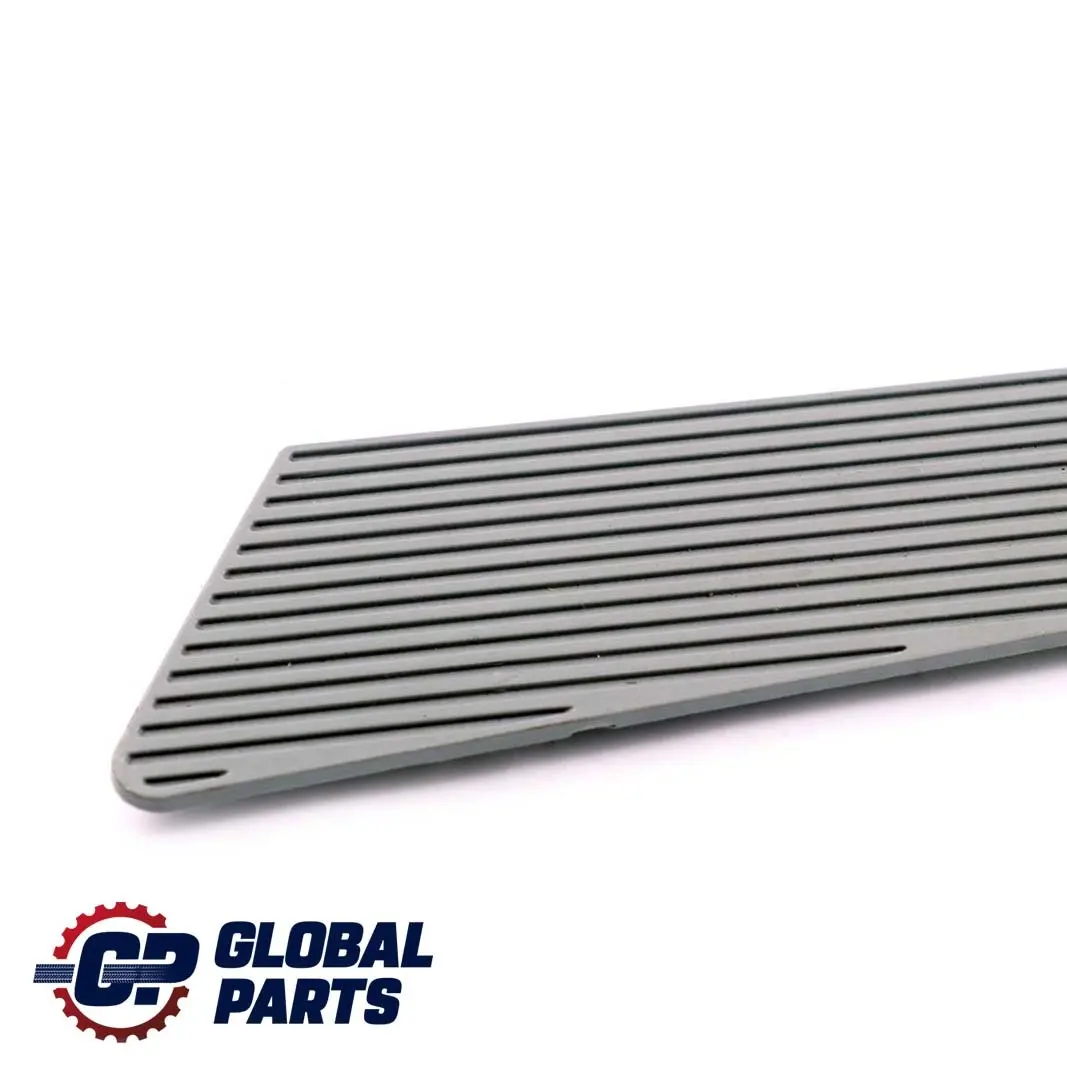 Piastra di copertura poggiapiedi per Mercedes M ML W163 con numero di parte A1639760087 Mercedes M ML W163 Piastra di copertura poggiapiedi - SKU A1639760087 - Numero di parte A1639760087