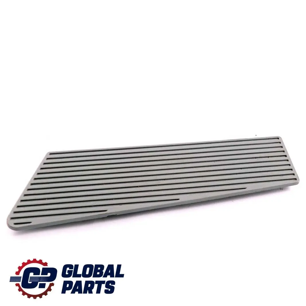 Plaque de recouvrement repose-pieds pour Mercedes M ML W163 à propos du numéro de pièce A1639760087 Mercedes M ML W163 Plaque de recouvrement repose-pieds - SKU A1639760087 - Numéro de pièce A1639760087