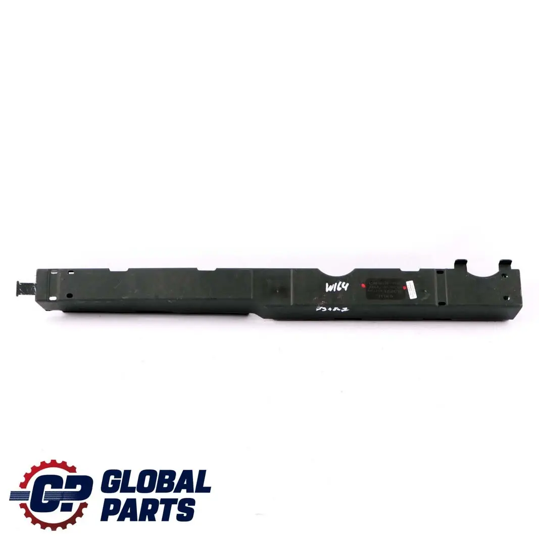 Mercedes-Benz Classe M ML W164 Gaine de câblage avant gauche pour à propos du numéro de pièce A1645460161 Mercedes-Benz Classe M ML W164 Gaine de câblage avant gauche - SKU A1645460161 - Numéro de pièce A1645460161