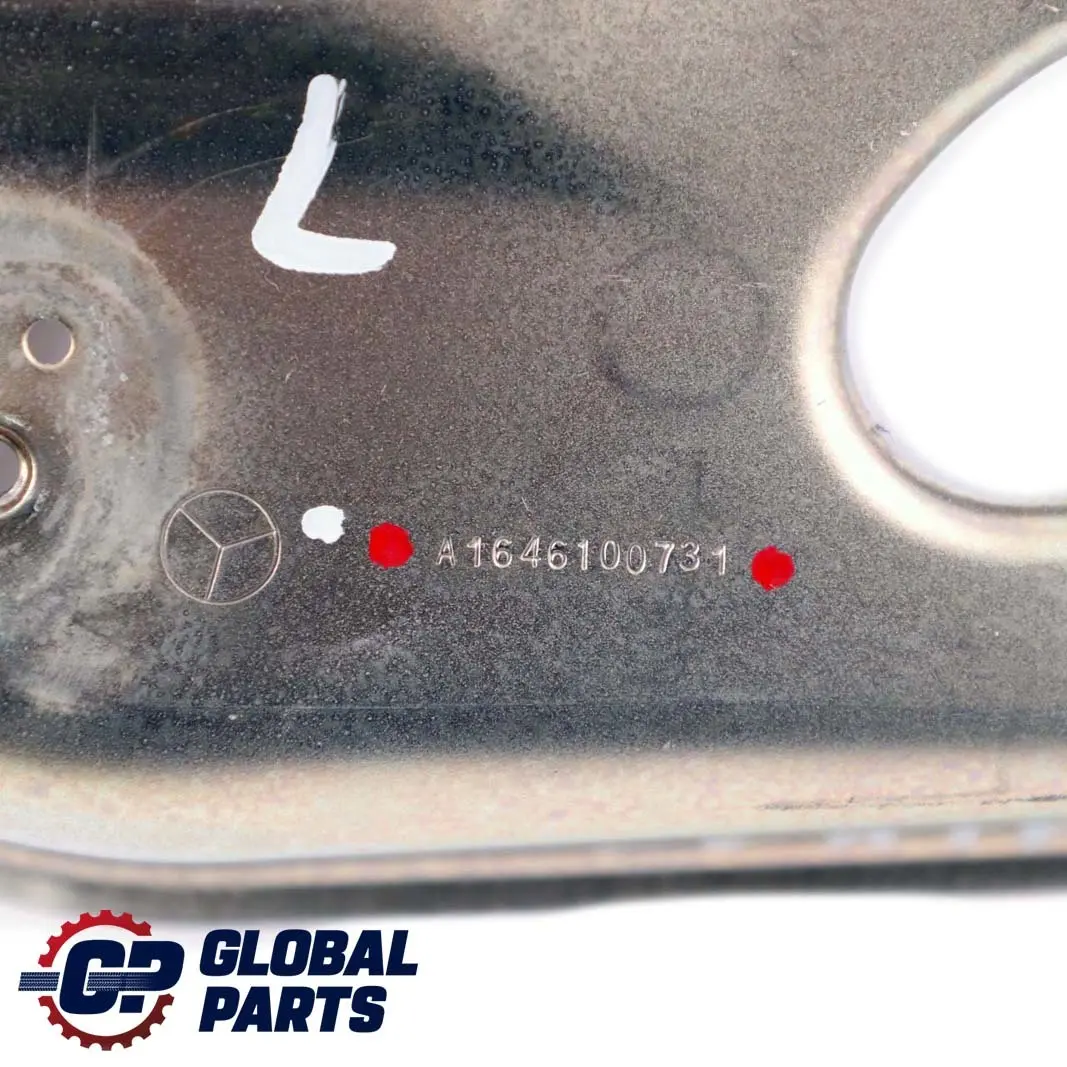 Staffa Montaggio Schienale Posteriore Sinistro per Mercedes W164 con numero di parte A1646100731 Mercedes W164 Staffa Montaggio Schienale Posteriore Sinistro - SKU A1646100731 - Numero di parte A1646100731