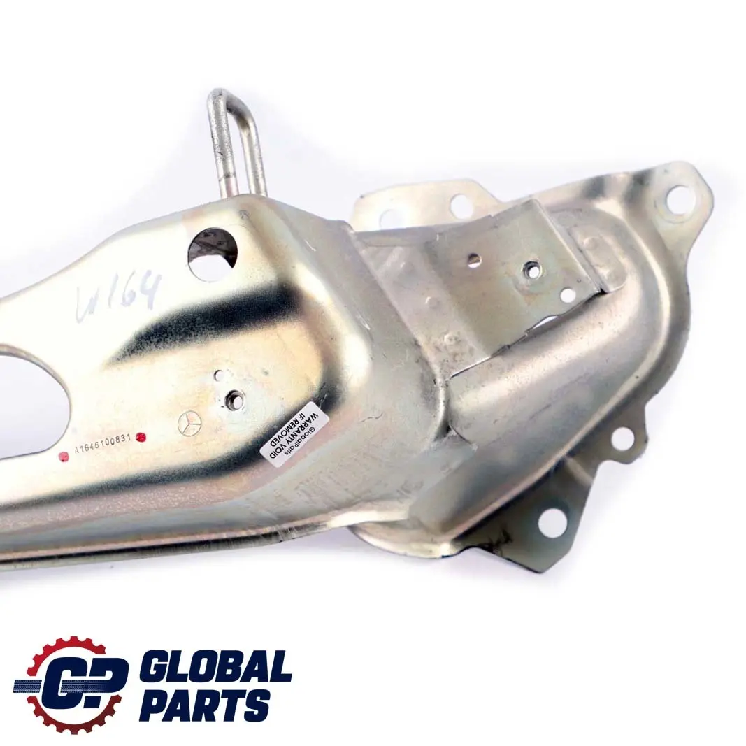 Staffa di montaggio schienale posteriore destro per Mercedes W164 con numero di parte A1646100831 Mercedes W164 Staffa di montaggio schienale posteriore destro - SKU A1646100831 - Numero di parte A1646100831