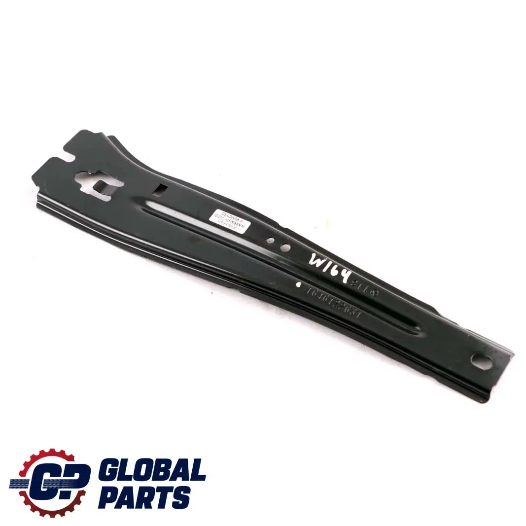 Staffa Di Montaggio Console O/S Destra per Mercedes W164 con numero di parte A1646122631 Mercedes W164 Staffa Di Montaggio Console O/S Destra - SKU A1646122631 - Numero di parte A1646122631