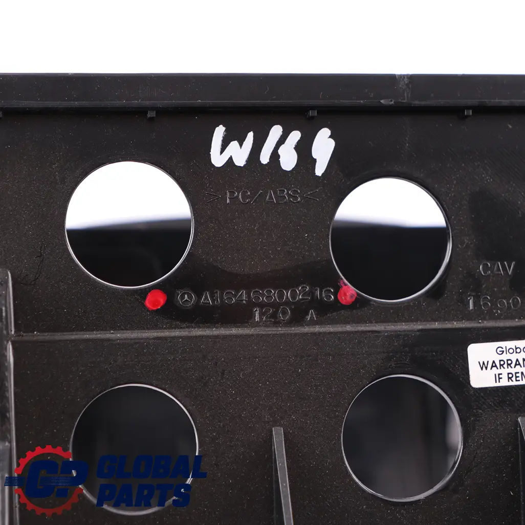 Alloggiamento Pannello Rivestimento Console Centrale per Mercedes W164 con numero di parte A1646800216 Mercedes W164 Alloggiamento Pannello Rivestimento Console Centrale - SKU A1646800216 - Numero di parte A1646800216