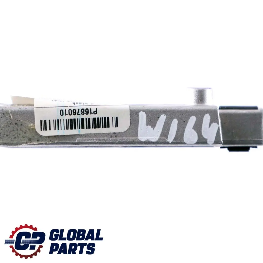 Mercedes-Benz ML W164 Interior Grab Handle Right O/S Centre Console to with Part number A1646800270 Mercedes-Benz ML W164 Interior Grab Handle Right O/S Centre Console - SKU A1646800270 - Part number A1646800270