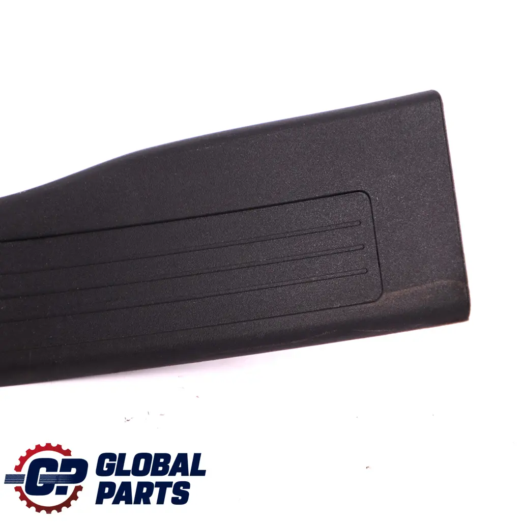 Parte trasera izquierda Embellecedor umbral de carril para Mercedes W164 con número de pieza A1646801135 Mercedes W164 Parte trasera izquierda Embellecedor umbral de carril - SKU A1646801135 - Número de pieza A1646801135