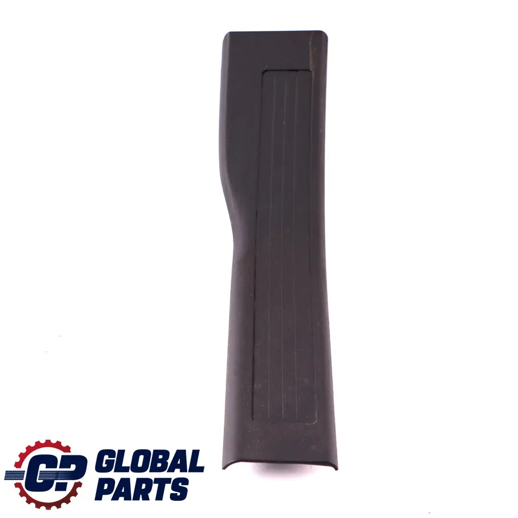 Cache garniture poussée traverse arrière gauche pour Mercedes W164 à propos du numéro de pièce A1646801135 Mercedes W164 Cache garniture poussée traverse arrière gauche - SKU A1646801135 - Numéro de pièce A1646801135