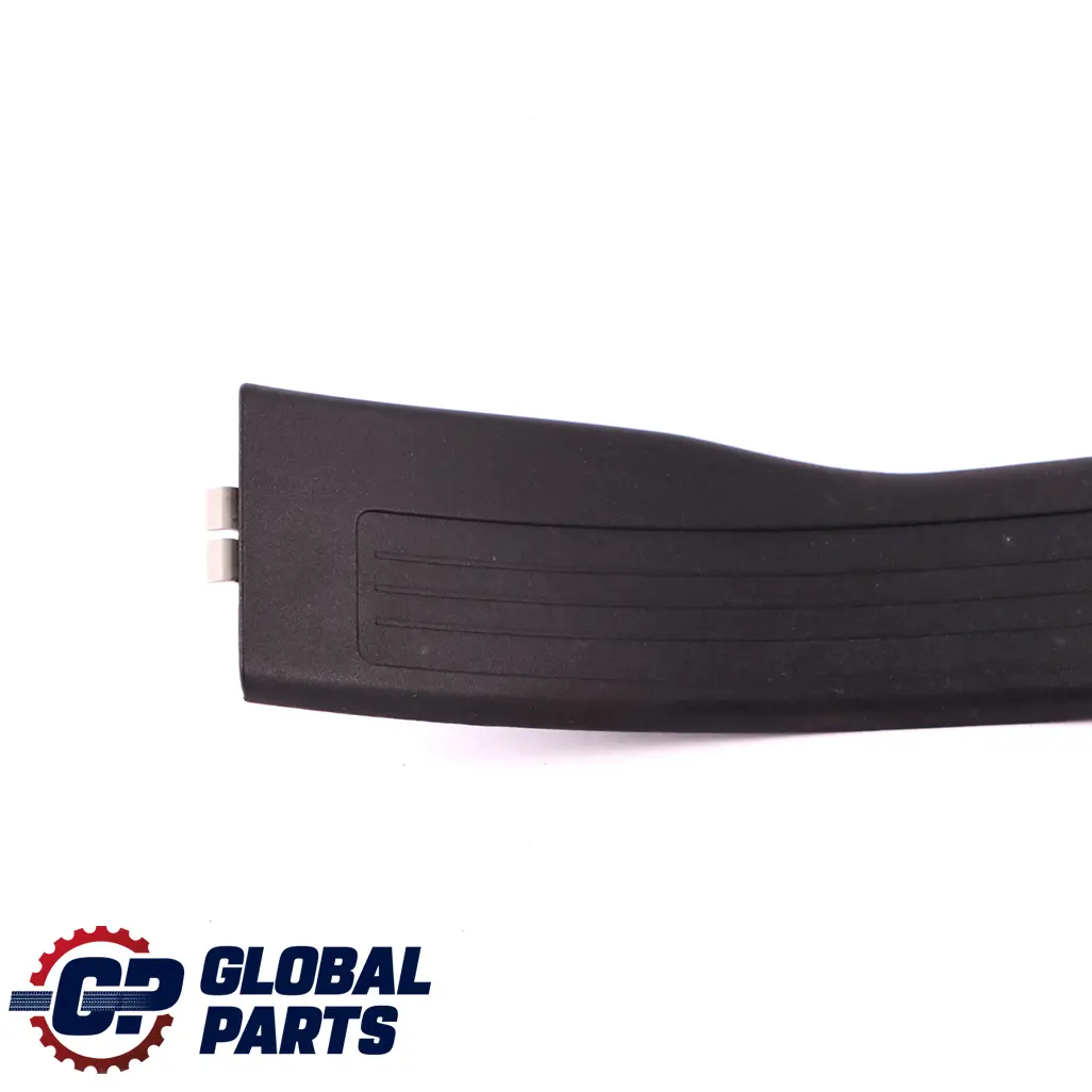 Parte trasera derecha Embellecedor trasero raíl para Mercedes ML W164 con número de pieza A1646801235 Mercedes ML W164 Parte trasera derecha Embellecedor trasero raíl - SKU A1646801235 - Número de pieza A1646801235