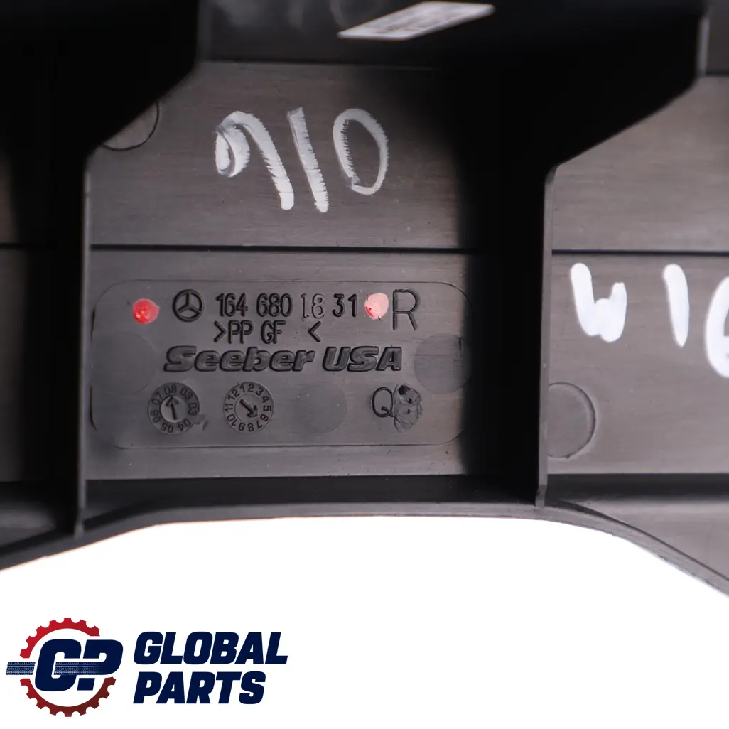 Hinten Rechts Koffer raum boden Schiene Leiste Verkleidung für Mercedes ML W164 mit Teilenummer A1646801831 Mercedes ML W164 Hinten Rechts Koffer raum boden Schiene Leiste Verkleidung - SKU A1646801831 - Teilenummer A1646801831