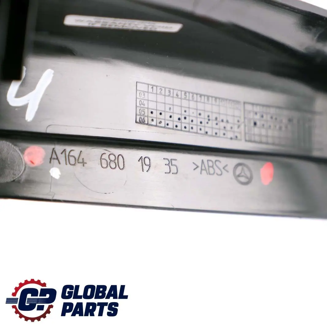 Mercedes-Benz W164 Osłona Listwa Nakładka Słupka Dolna Lewa A1646801935 do o numerze A1646803535 Mercedes-Benz W164 Osłona Listwa Nakładka Słupka Dolna Lewa A1646801935 - SKU A1646803535 - Numer Części A1646803535