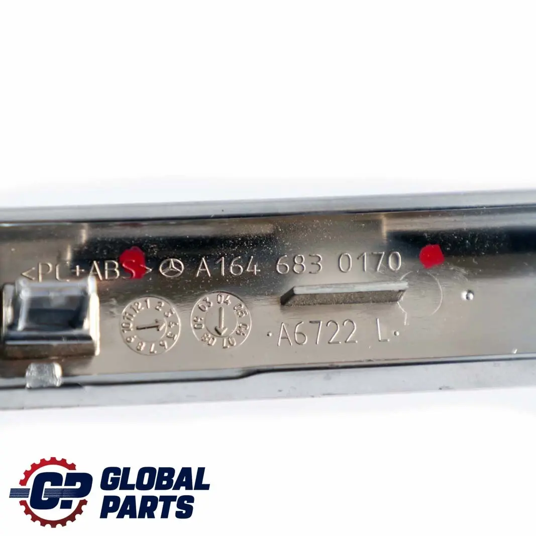 Cache console centrale argent pour Mercedes W164 à propos du numéro de pièce A1646830170 Mercedes W164 Cache console centrale argent - SKU A1646830170 - Numéro de pièce A1646830170