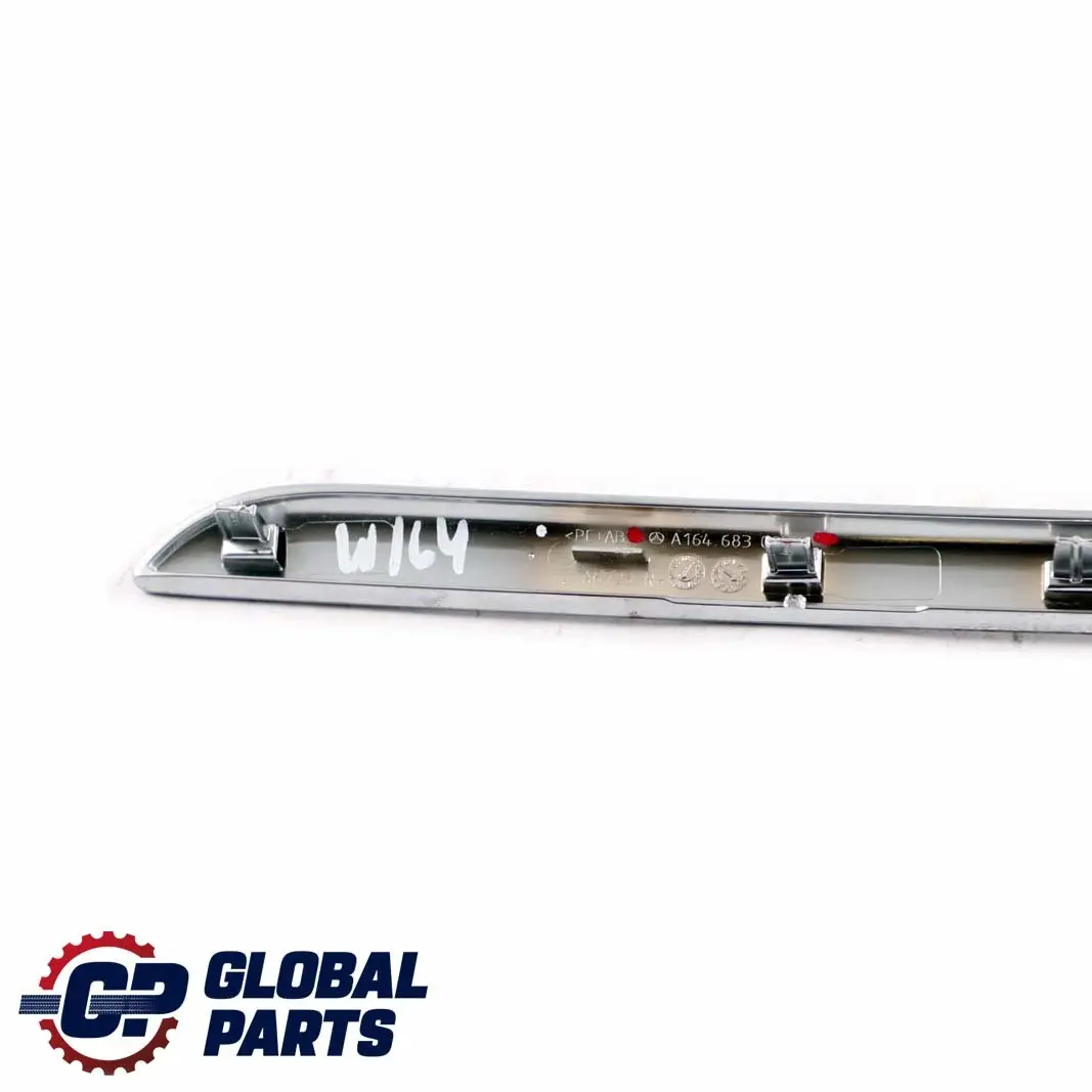 Consola Central Decoración Strip Trim Derecha Plata para Mercedes W164 con número de pieza A1646830270 Mercedes W164 Consola Central Decoración Strip Trim Derecha Plata - SKU A1646830270 - Número de pieza A1646830270