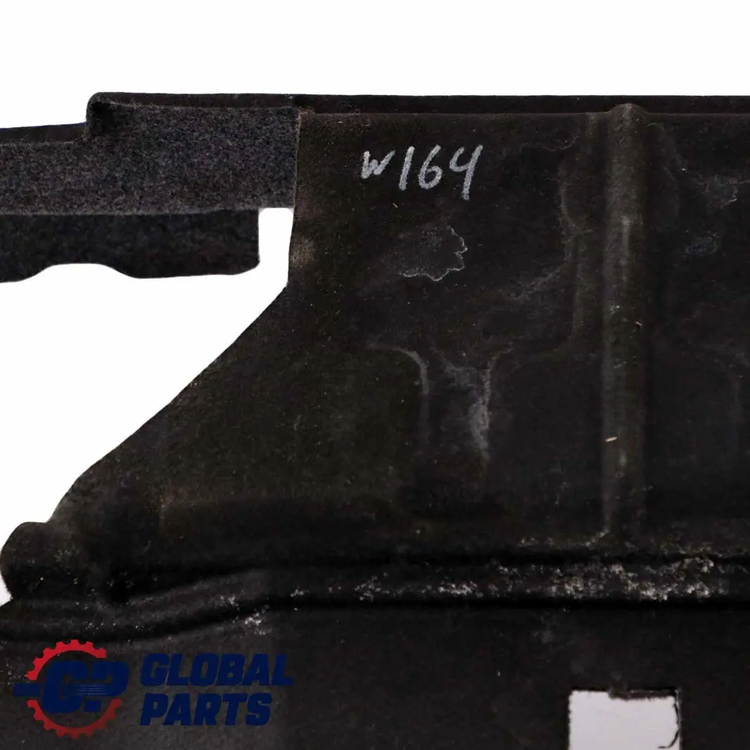 Mercedes-Benz W164 Couvre-plancher de chargement pour le coffre Noir pour à propos du numéro de pièce A1646840011 Mercedes-Benz W164 Couvre-plancher de chargement pour le coffre Noir - SKU A1646840011 - Numéro de pièce A1646840011