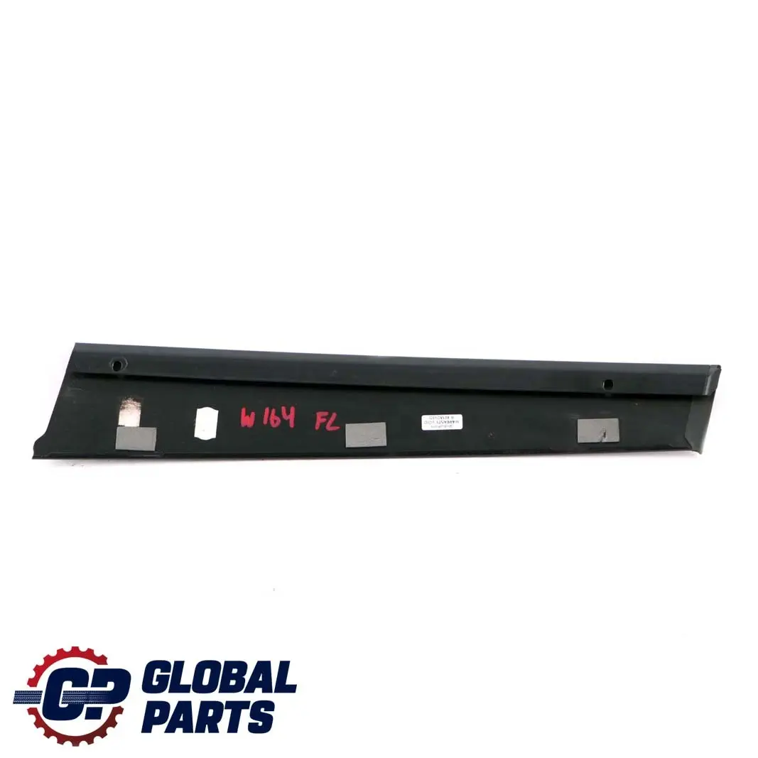 Mercedes W164 Cadre fenêtre Couvercle montant B Porte avant gauche - SKU A1646900087 - Numéro de pièce A1646900087