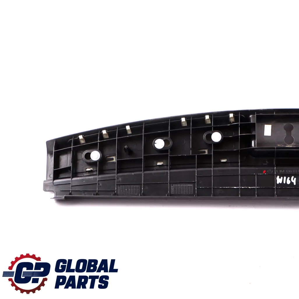  Mercedes-Benz W164 Portabagagli caricamento Sill Edge Trim Nero - SKU A1646900141 - Numero di parte A1646900141