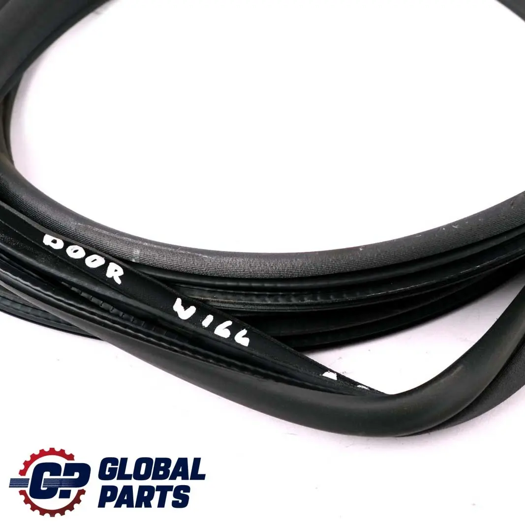 Trasera Izquierda Derecha Sello Puerta Sellado Negro para Mercedes W164 con número de pieza A1646900176 Mercedes W164 Trasera Izquierda Derecha Sello Puerta Sellado Negro - SKU A1646900176 - Número de pieza A1646900176