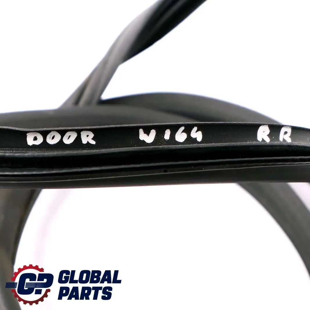 Trasera Izquierda Derecha Sello Puerta Sellado Negro para Mercedes W164 con número de pieza A1646900176 Mercedes W164 Trasera Izquierda Derecha Sello Puerta Sellado Negro - SKU A1646900176 - Número de pieza A1646900176