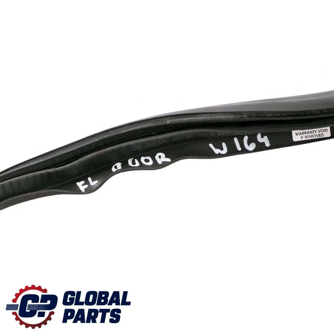 Joint d'étanchéité porte avant gauche droite pour Mercedes ML W164 à propos du numéro de pièce A1646900476 Mercedes ML W164 Joint d'étanchéité porte avant gauche droite - SKU A1646900476 - Numéro de pièce A1646900476