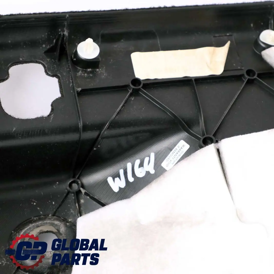 Maletero Izquierdo Embellecedor Lateral para Mercedes W164 con número de pieza A1646902725 Mercedes W164 Maletero Izquierdo Embellecedor Lateral - SKU A1646902725 - Número de pieza A1646902725