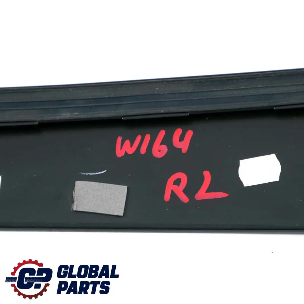 Mercedes W164 Telaio finestrino Cover Porta posteriore sinistra - SKU A1646903587 - Numero di parte A1646903587