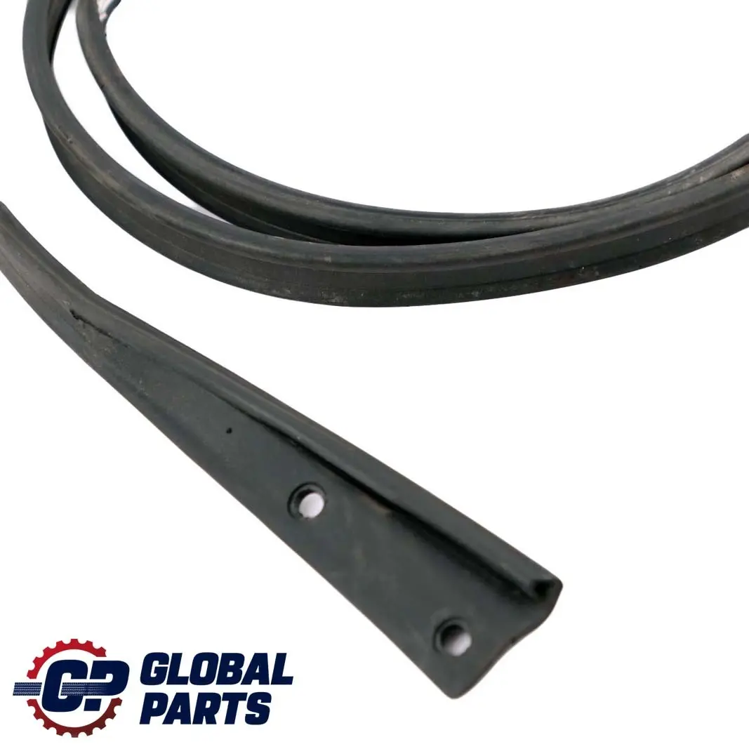 Mercedes-Benz M-Class ML W164 Right O/S Roof Rail Seal Weatherstrip to with Part number A1646904598 Mercedes-Benz M-Class ML W164 Right O/S Roof Rail Seal Weatherstrip - SKU A1646904698 - Part number A1646904598