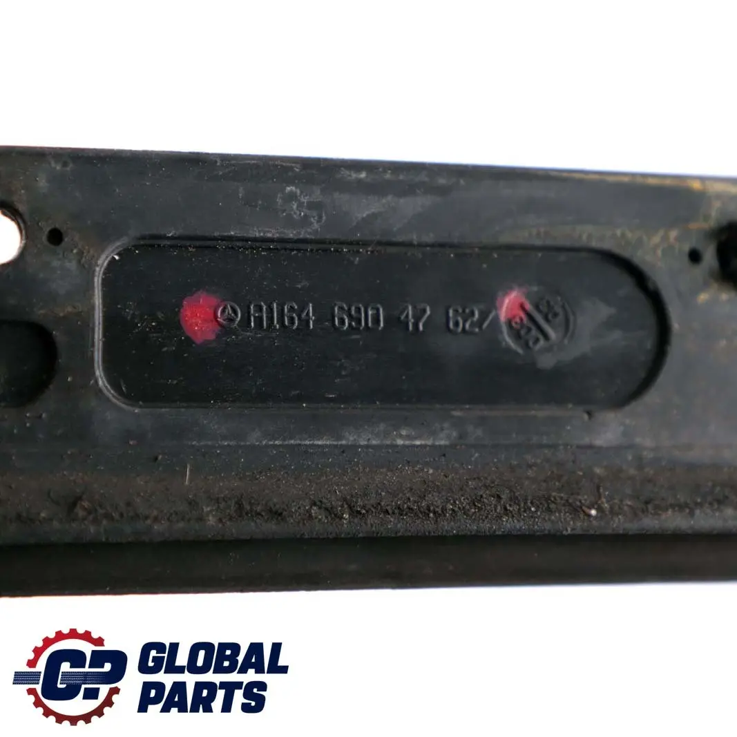 Coperchio Porta Striscia Guarnizione Anteriore Sinistr per Mercedes W164 con numero di parte A1646904762 Mercedes W164 Coperchio Porta Striscia Guarnizione Anteriore Sinistr - SKU A1646904762 - Numero di parte A1646904762