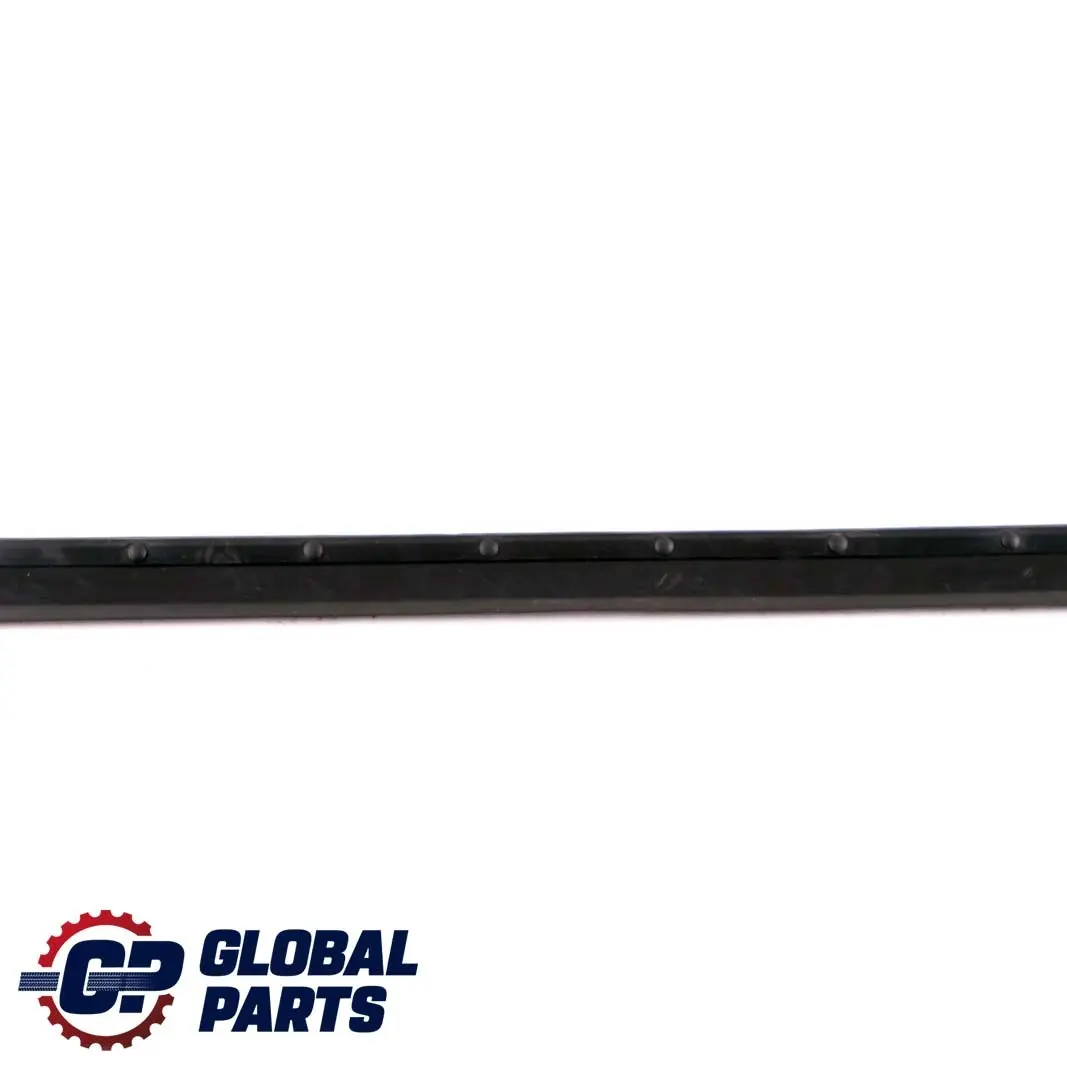 Joint d'étanchéité de porte avant droite pour Mercedes W164 à propos du numéro de pièce A1646904862 Mercedes W164 Joint d'étanchéité de porte avant droite - SKU A1646904862 - Numéro de pièce A1646904862