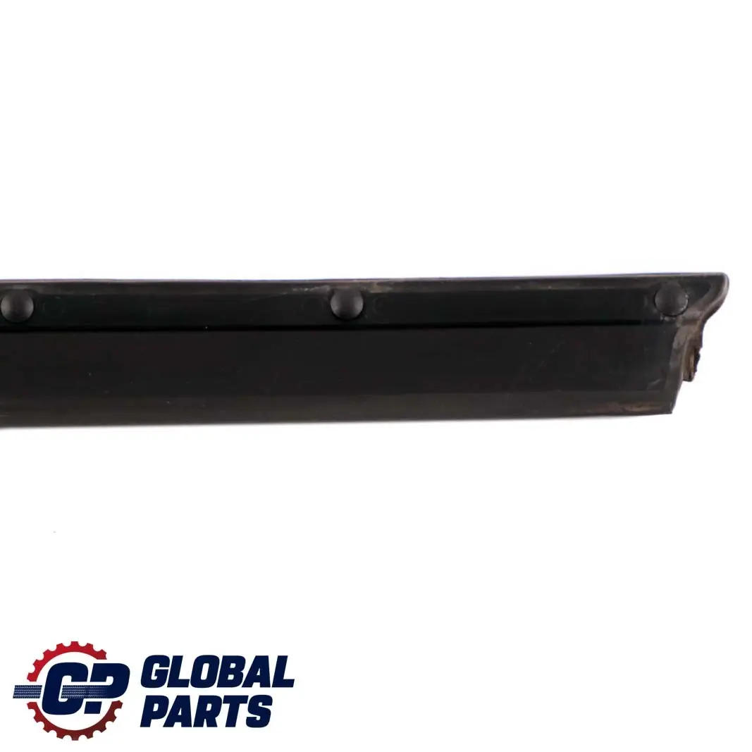 Coperchio Porta Striscia Posteriore Sinistra per Mercedes ML W164 con numero di parte A1646904962 Mercedes ML W164 Coperchio Porta Striscia Posteriore Sinistra - SKU A1646904962 - Numero di parte A1646904962