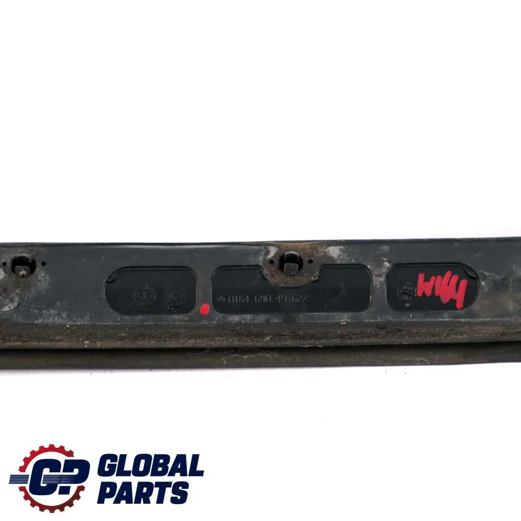 Joint d'étanchéité de porte arrière gauche pour Mercedes ML W164 à propos du numéro de pièce A1646904962 Mercedes ML W164 Joint d'étanchéité de porte arrière gauche - SKU A1646904962 - Numéro de pièce A1646904962