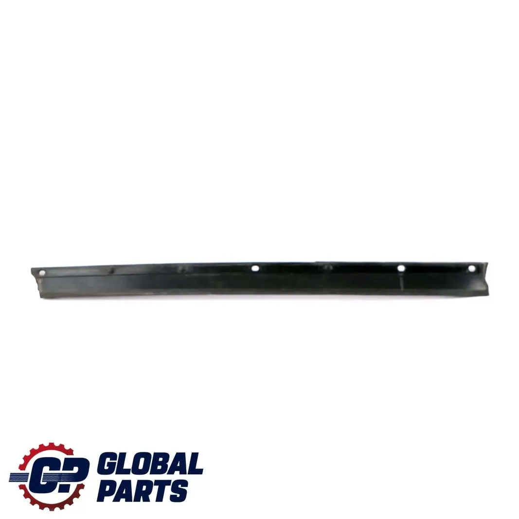 Tapa Inferior De La Puerta Tira De Sellado Derecha para Mercedes ML W164 con número de pieza A1646905062 Mercedes ML W164 Tapa Inferior De La Puerta Tira De Sellado Derecha - SKU A1646905062 - Número de pieza A1646905062