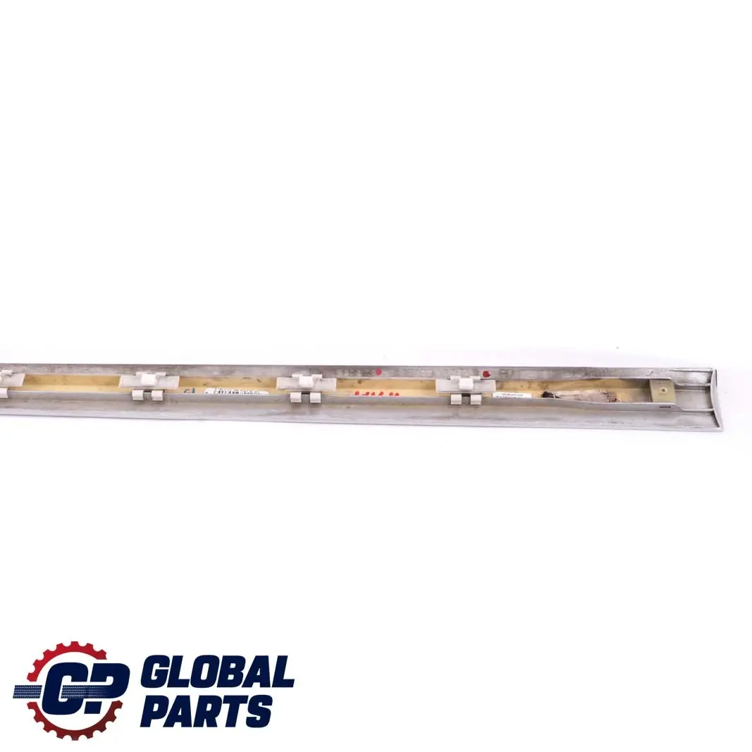 Banda de moldura de puerta delantera derecha Iridium Silver 775 para Mercedes ML W164 con número de pieza A1646905262 Mercedes ML W164 Banda de moldura de puerta delantera derecha Iridium Silver 775 - SKU A1646905262-IRS - Número de pieza A1646905262