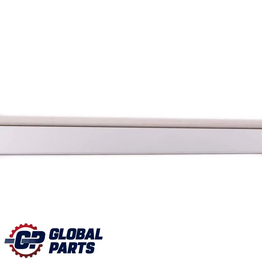 Banda de moldura de puerta delantera derecha Iridium Silver 775 para Mercedes ML W164 con número de pieza A1646905262 Mercedes ML W164 Banda de moldura de puerta delantera derecha Iridium Silver 775 - SKU A1646905262-IRS - Número de pieza A1646905262