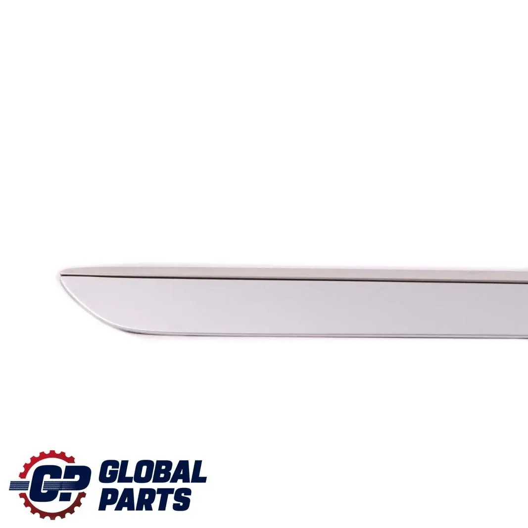 Banda De Moldura De Puerta Trasera Derecha Plata Iridio - 775 para Mercedes ML W164 con número de pieza A1646905462 Mercedes ML W164 Banda De Moldura De Puerta Trasera Derecha Plata Iridio - 775 - SKU A1646905462-IRS - Número de pieza A1646905462